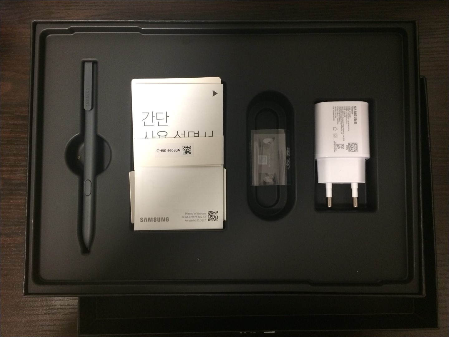 갤럭시북 10.6 LTE 구입 및 간략 사용기