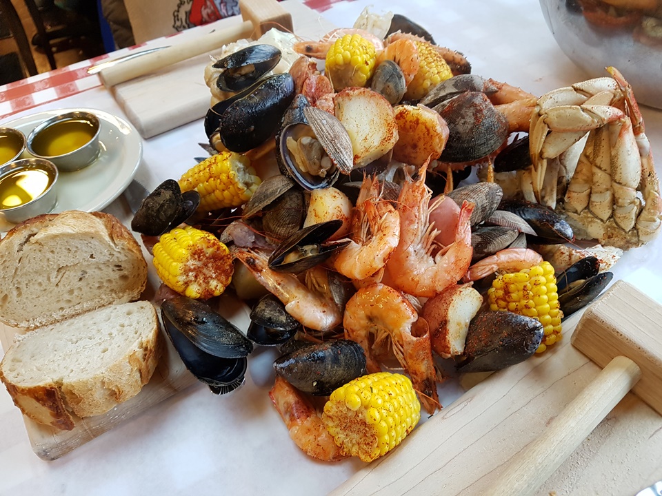 시애틀 피어, 크랩팟 (The Crab Pot)