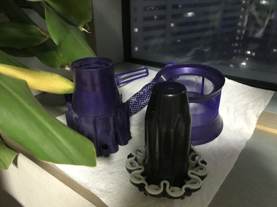 다이슨V6 청소기 셀프 분해 및 청소 하기