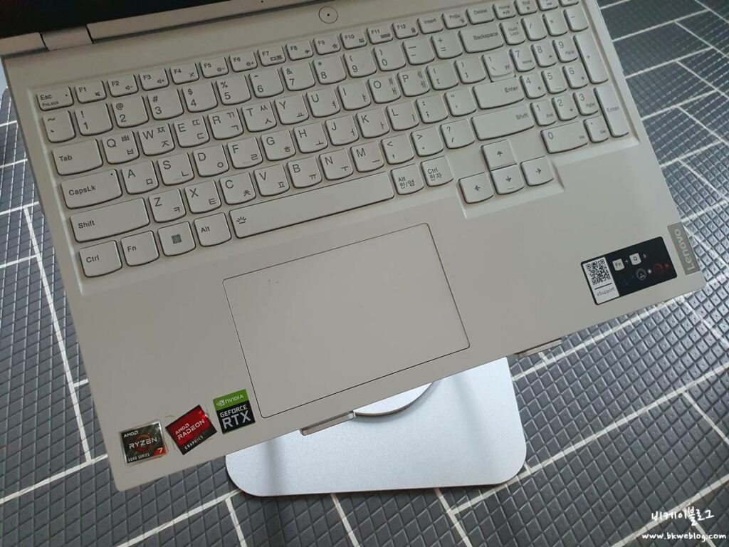 라라밤 노트북 거치대 - 360도 회전, 16인치 게이밍 노트북도 거뜬