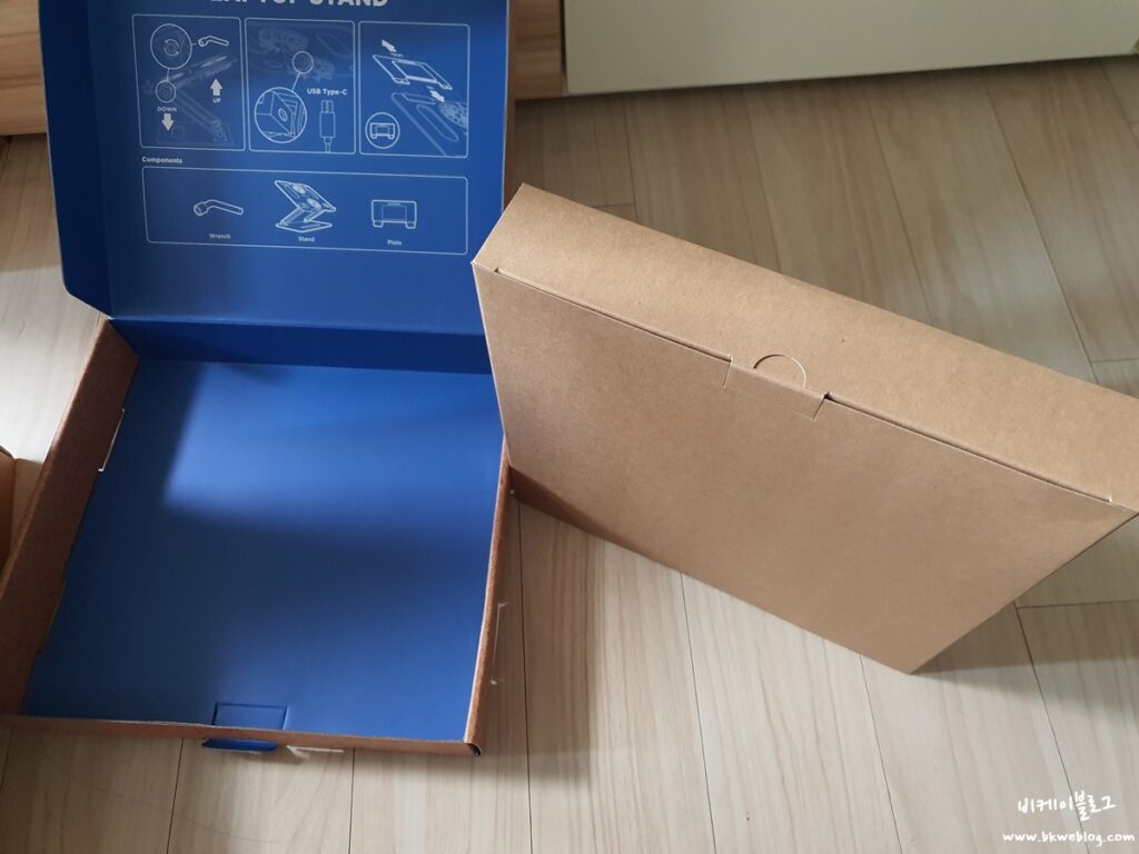 스마트키퍼 노트북 거치대 후기 - 거북목 증후군 예방, 알루미늄 바디에 쿨링팬까지?