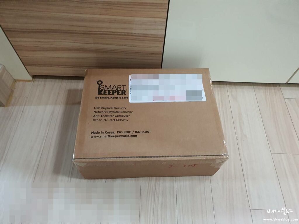 스마트키퍼 노트북 거치대 후기 - 거북목 증후군 예방, 알루미늄 바디에 쿨링팬까지?