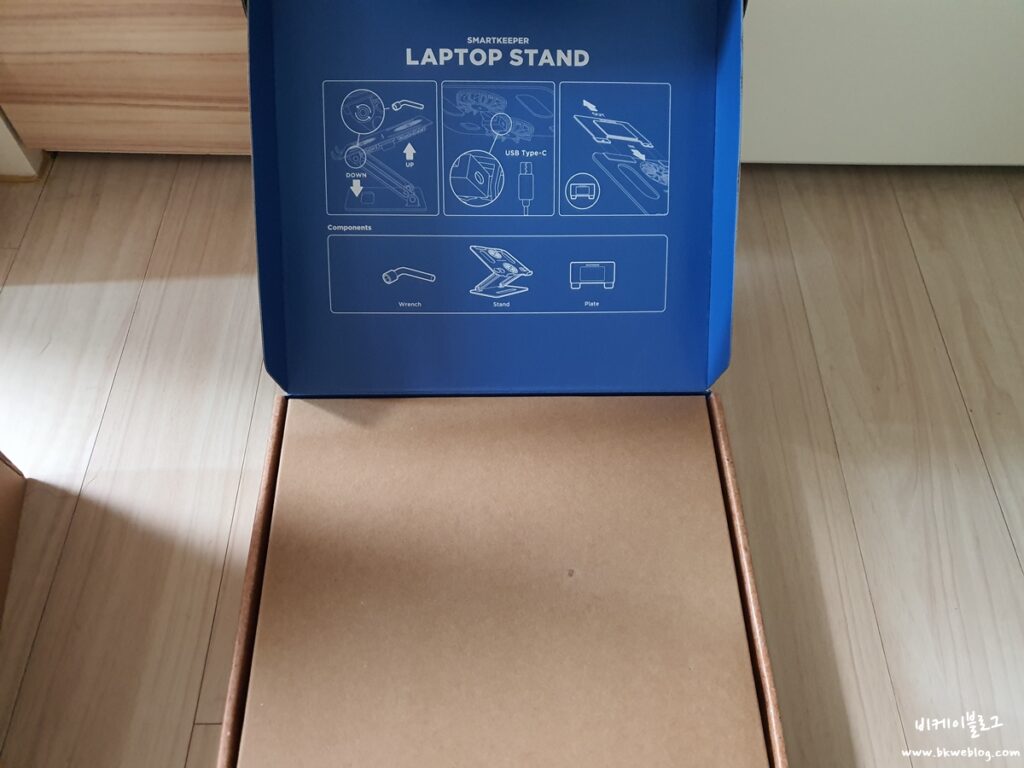 스마트키퍼 노트북 거치대 후기 - 거북목 증후군 예방, 알루미늄 바디에 쿨링팬까지?