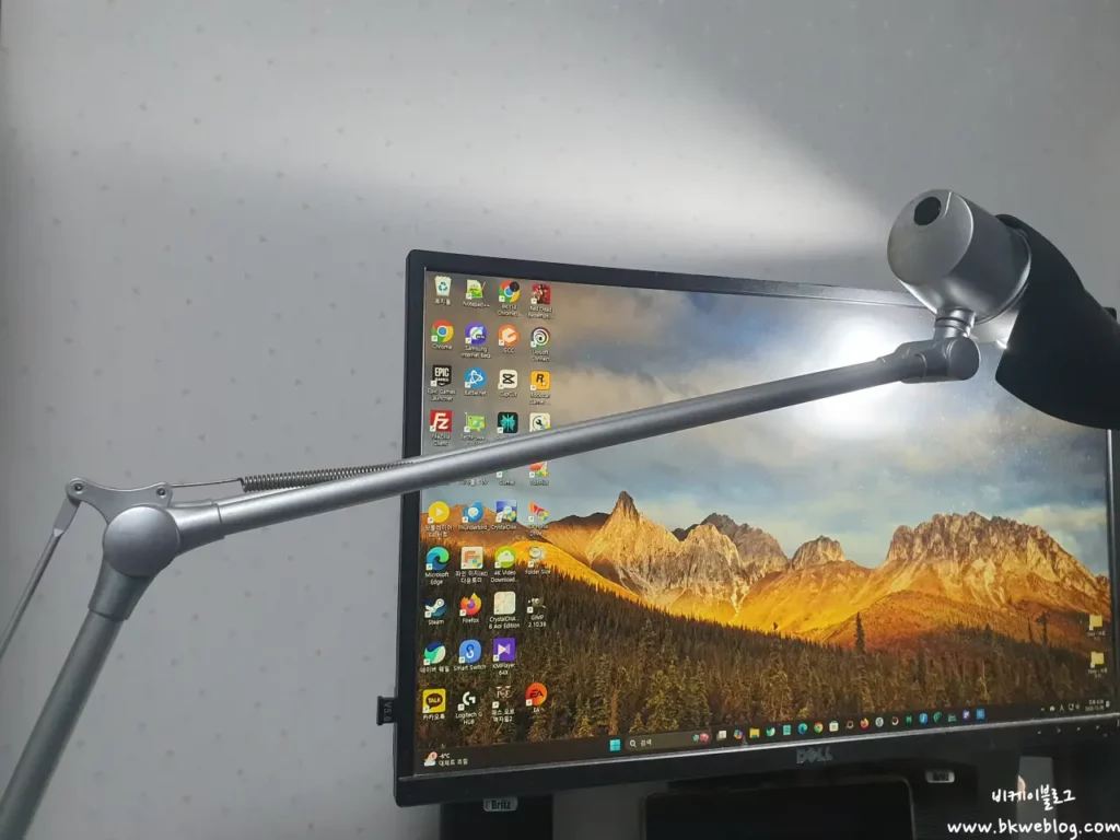 모니터 조명 필립스 에디슨 라이트바 후기